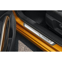 Skoda Fabia Einstiegsleisten Set Alu mit Schriftzug Leisten 6VA071303A