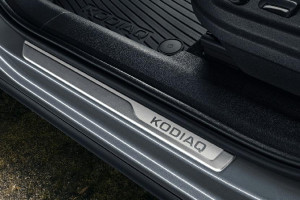 Skoda Kodiaq Einstiegsleistensatz Alu und Schriftzug Einstiegsleisten 565071303B