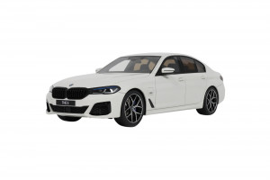BMW 545E X Drive Saloon M Sport Alpine White III 2023 1:18 Modellauto GT496