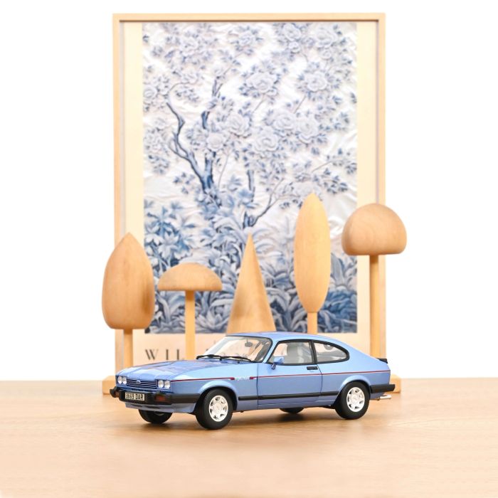 Ford Capri Mk.III 2.8 Injection RHD 1984 Paris Blau Metallic 1:18 Norev 182764