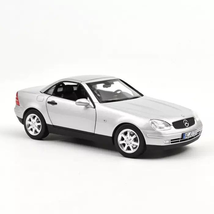 Mercedes Benz SLK 1996 Brillantsilber 1:18 Modellauto Norev 183020