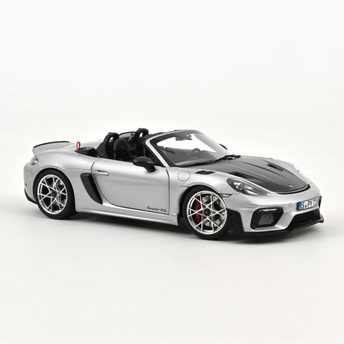 Porsche 718 Spyder RS Weissach Packet 2023 GT-Silvermetallic 1:18 Modell 187270