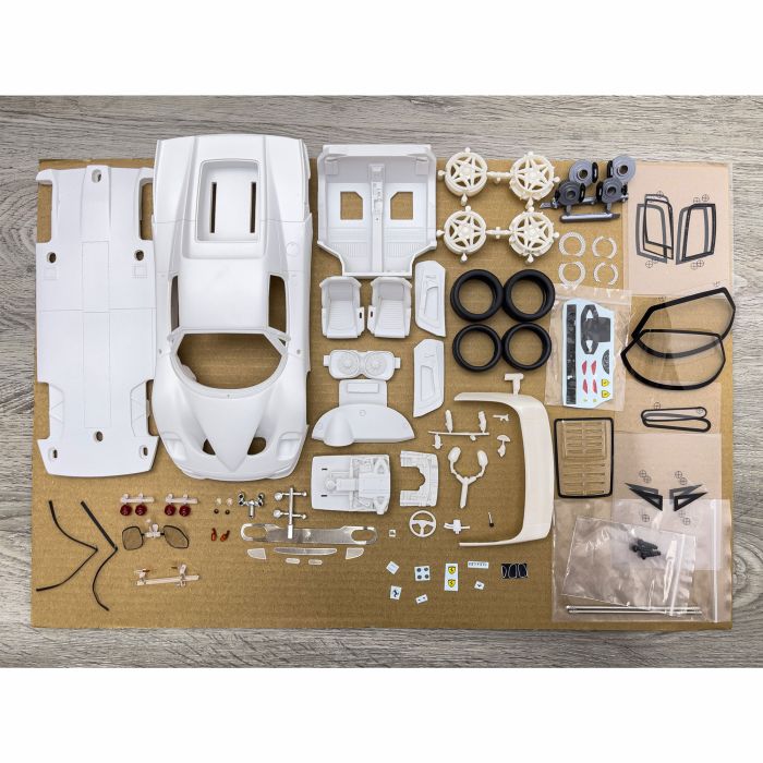 Bausatz Ferrari F50 1:18 Modellauto Miniatur 1/18 GT Spirit 342KIT GT342