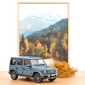 Mercesdes Benz G Klasse 2024 Vintageblau 1:18 Modellauto Norev 183034