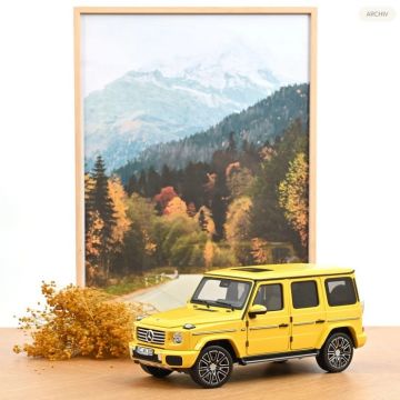 Mercedes Benz G Klasse 2024 Sonnengelb 1:18 Modellauto Norev 183038