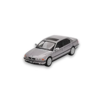 BMW 750IL Aspen Silver Metallic 2000 1:64 